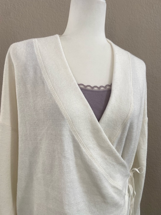 Three Dots Tops - Cream Wrap Front Long Sleeve Top, size XS, Three Dot brand